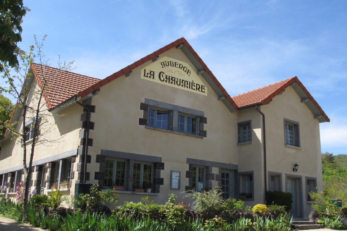 Gite Les Châtaignes - Volvic - Puy de Dome - L'auberge de ma grand-mère, rénovée pour vous accueillir