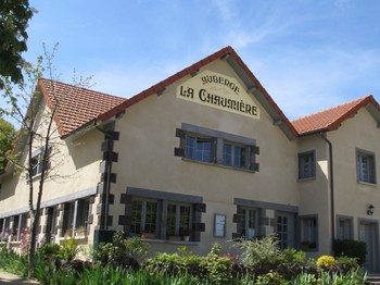 Gite Les Châtaignes - Volvic - Puy de Dome - L'auberge de ma grand-mère, rénovée pour vous accueillir