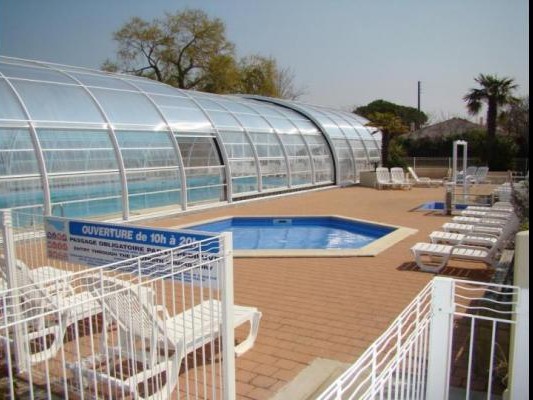 Grande piscine chauffé, sécurisé et à partager "Les Jardins de St Pierre, sur l'ile d'Oléron en Charente maritime