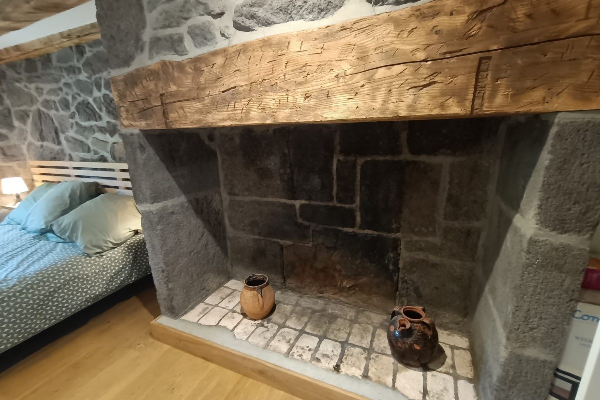 Cheminée dans chambre 1