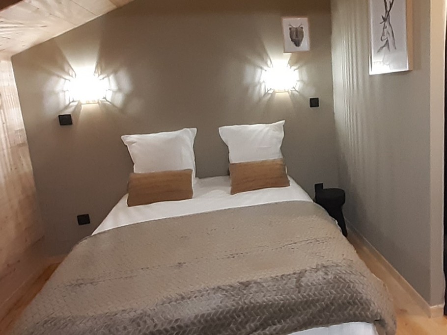 chambre lit 140 avec salle de douche