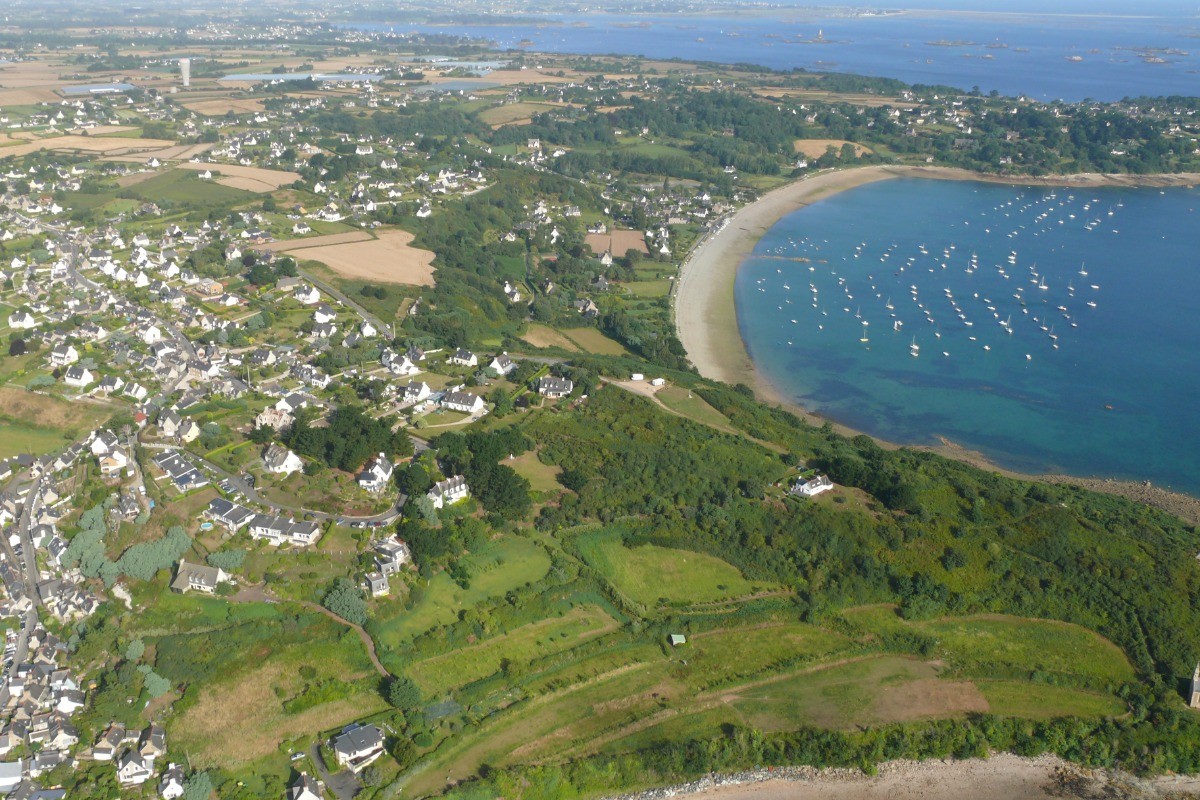 L'environnement de la maison 1 avec la plage de Launay 600 mètres du gîte