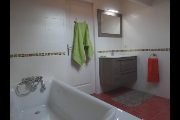 Salle de bain à l'étage