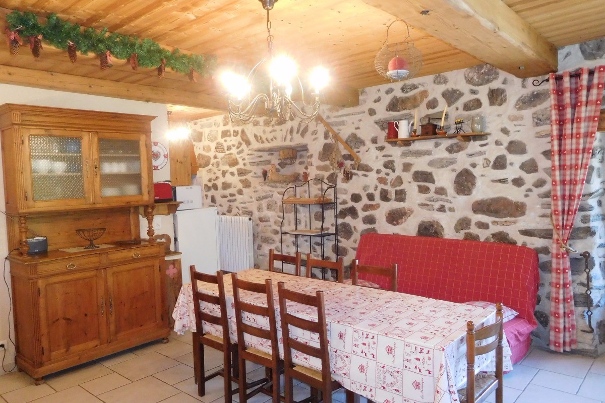 gîte "Chez Paul" Hameau de la Bise en direction Station de ski La Toussuire - Pièce de vie
