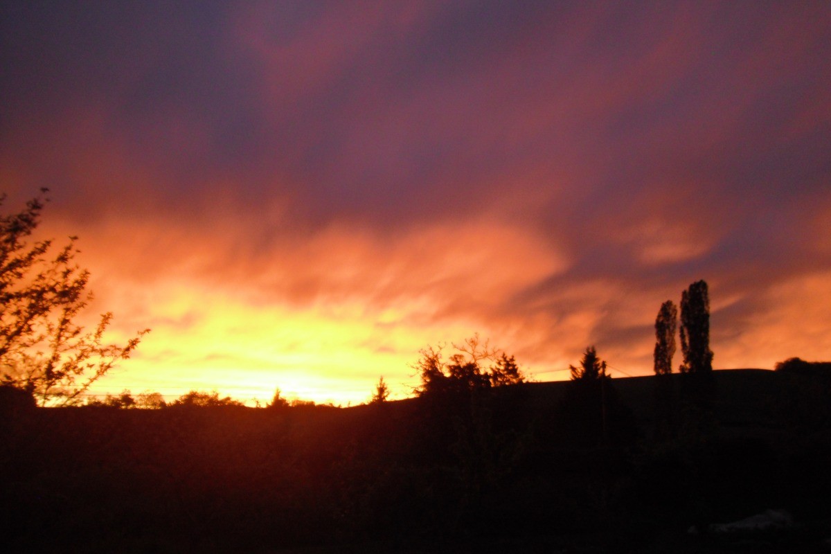 coucher de soleil vu du jardin