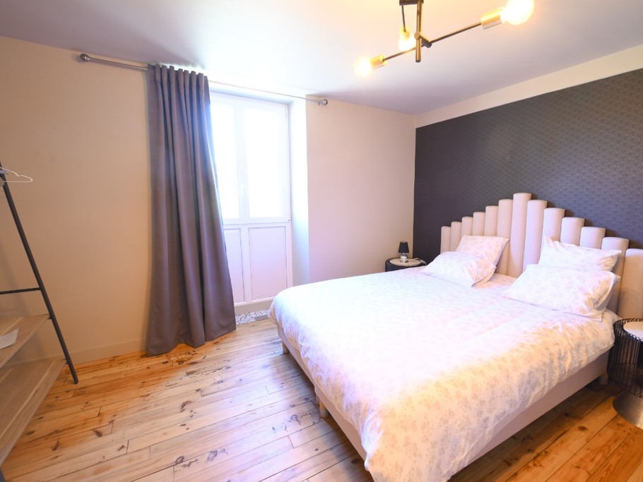 Chambre avec un lit King Size et sa sdb attenante