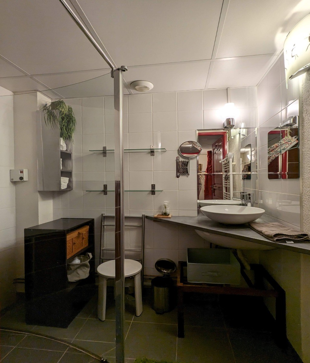 Salle d'eau (RDC), douche à l'Italienne, WC séparés