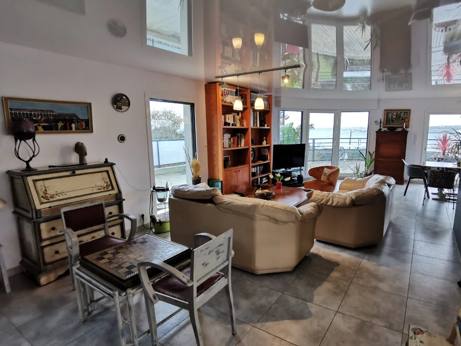 Coin salon avec coin échec