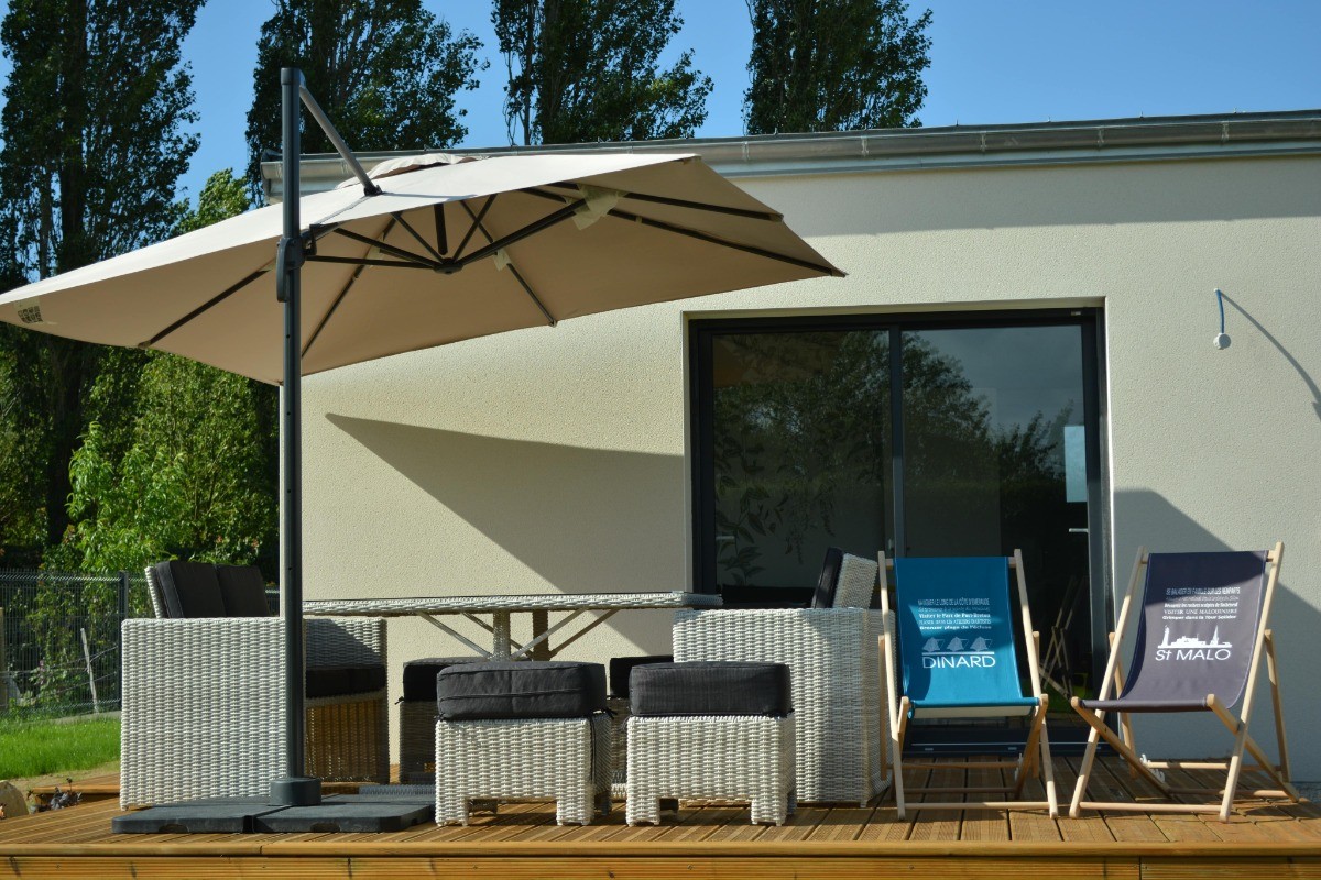 le Mascaret, location 4 pers, Saint Lormel, Rousseau, vue extérieure côté terrasse