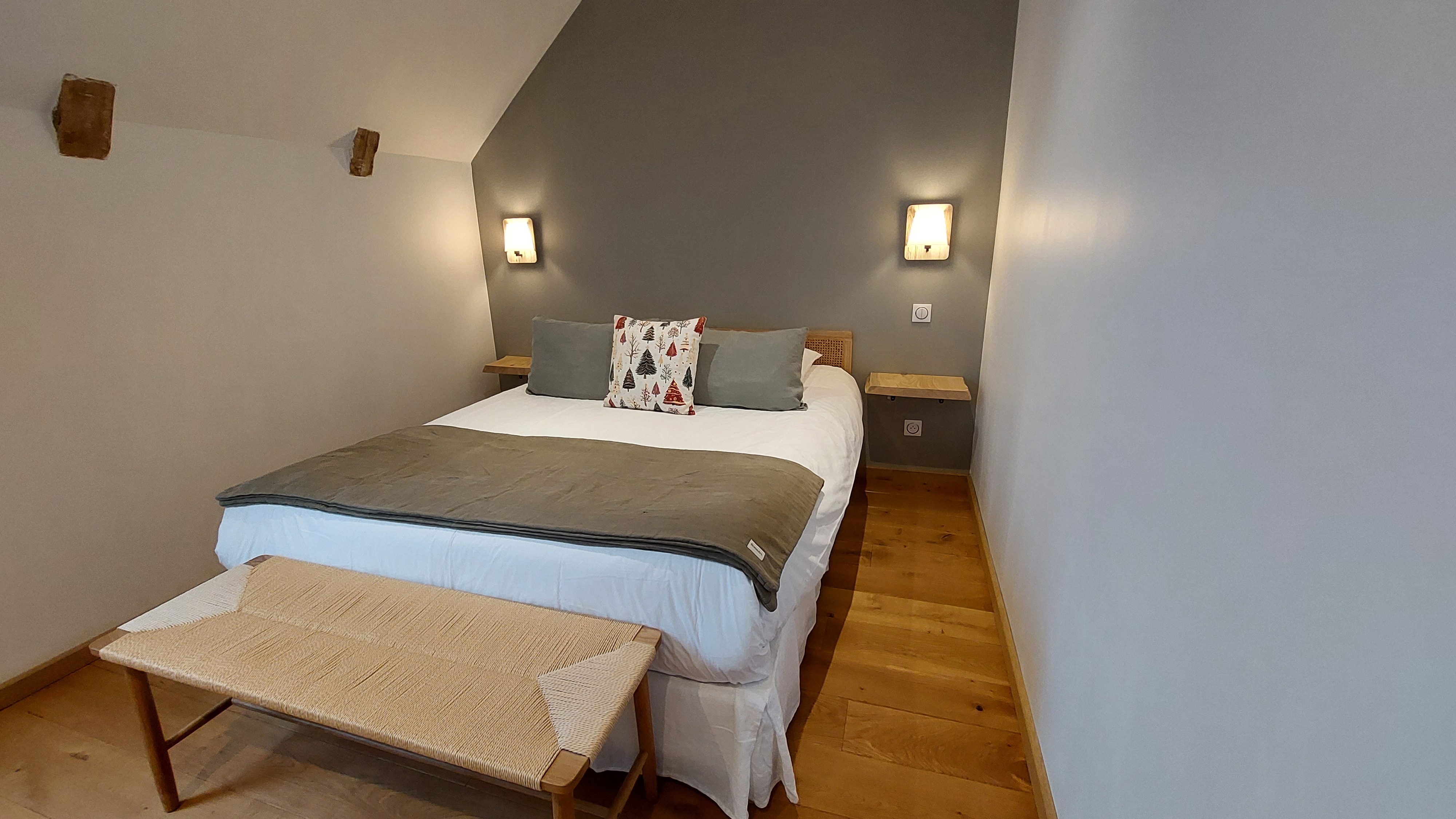 Fougère room, a serene and natural atmosphere in the Cantal