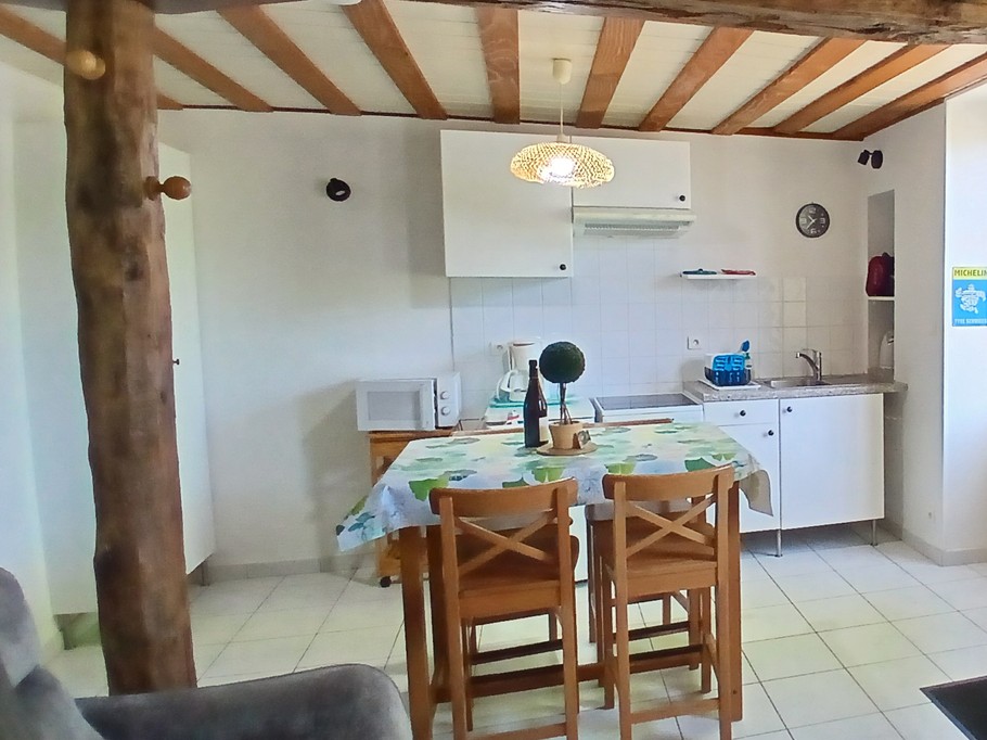 "Le Têtu" holiday cottage in Volvic: The living room