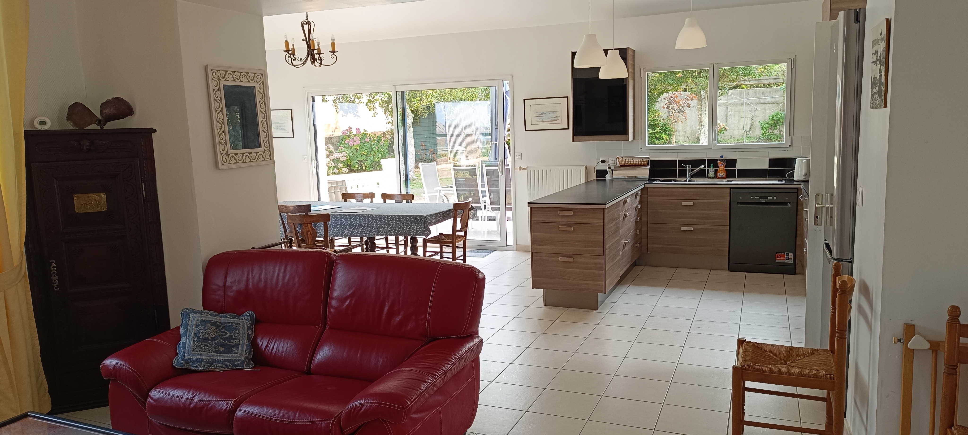 dining room seen from the 2nd lounge