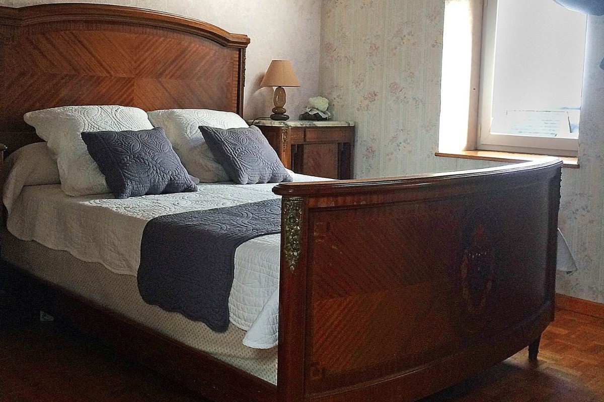 Chambre avec 1 lit 140cm