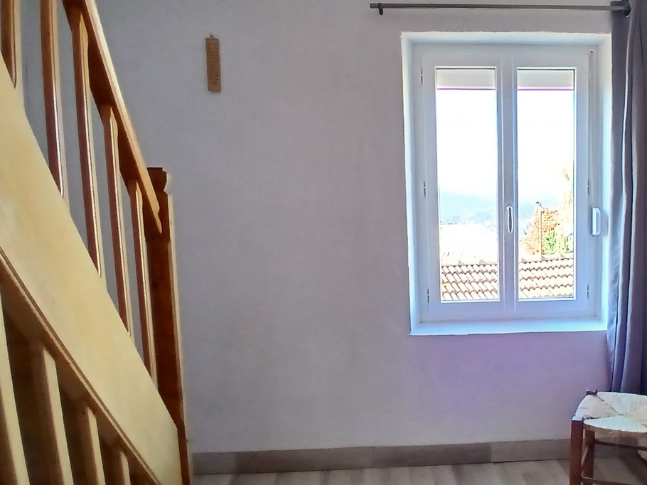 Chez Nelly - Gîte 2 personnes à Arconsat : Le pallier (1e étage)