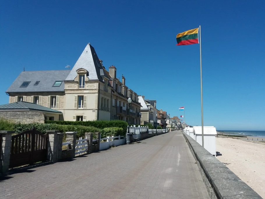 Digue de Saint aubin sur mer - entièrement piétonne