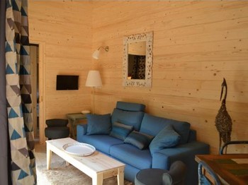 Le Parc de La Belle, à Magné dans la Vienne, Lodge Azur - Séjour