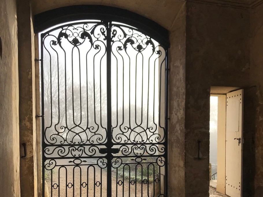 Grille entrée sur cour - Château de Ville au Val