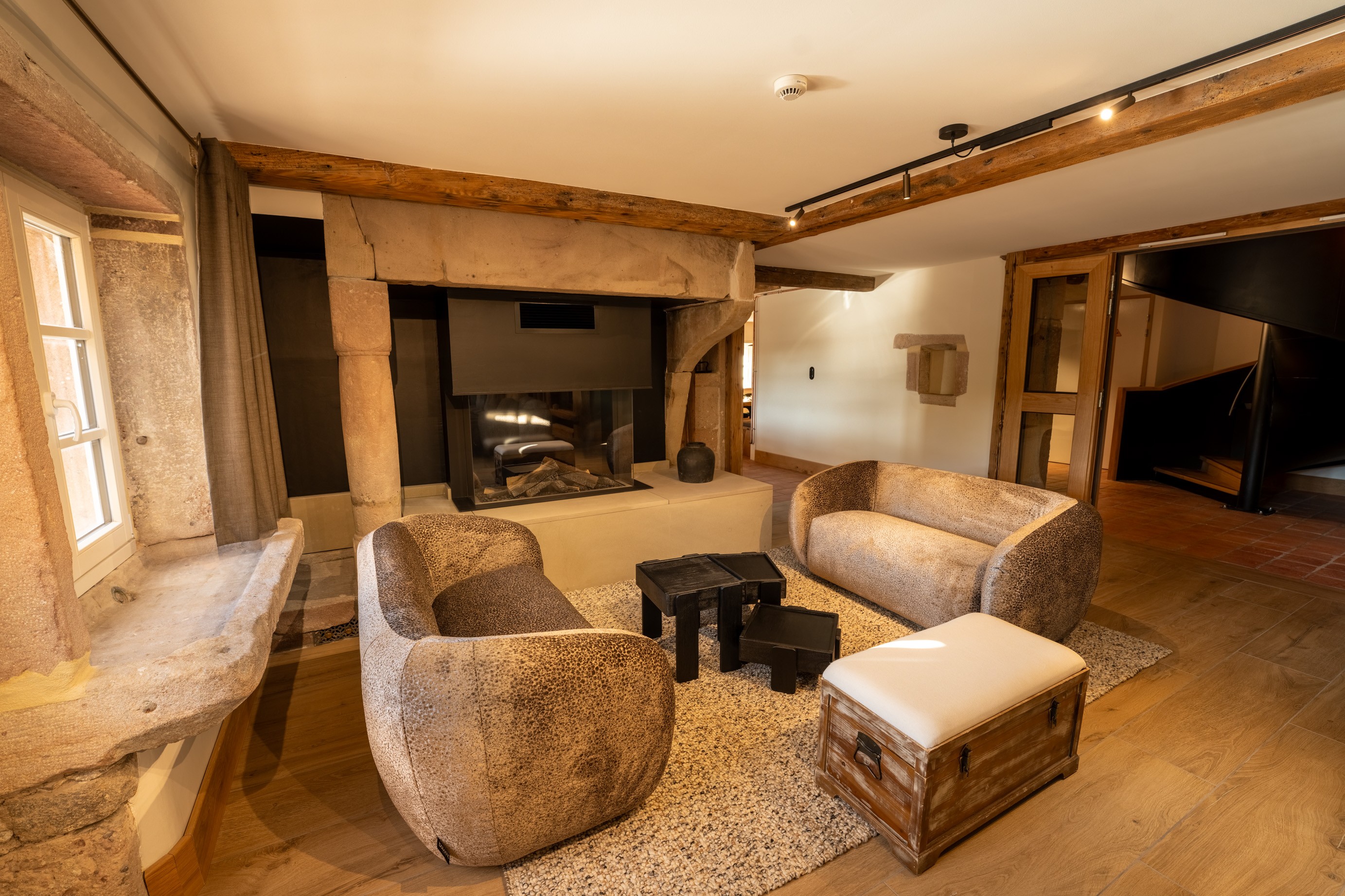 Living room with fireplace - Ferme Emeraude, Gérardmer