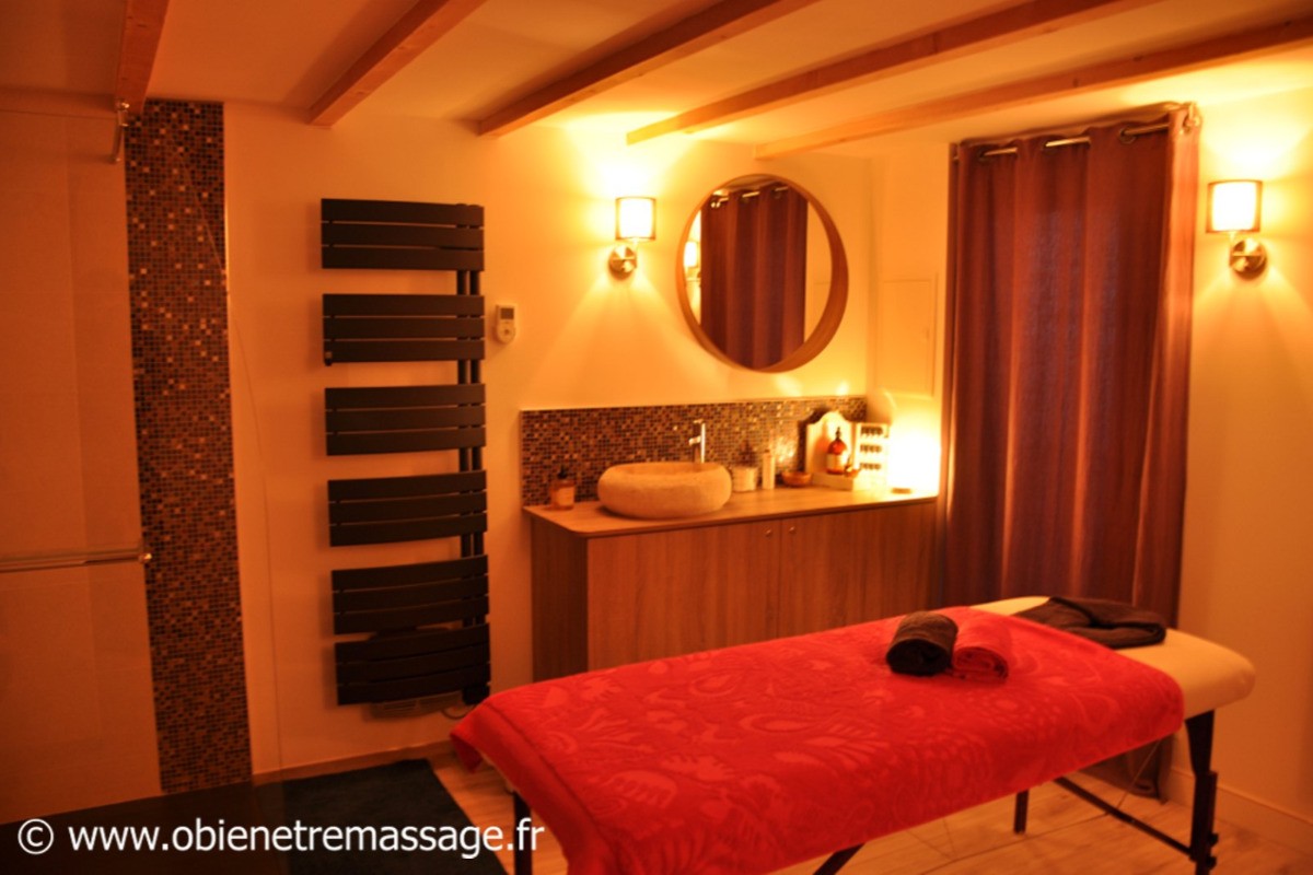 Fancy a cocooning break? Close your eyes, take a whiff and let yourself go with the personalised well-being massages offered by Séverine, a FFMBE (Fédération Française du Massage Bien-Être) accredited practitioner.