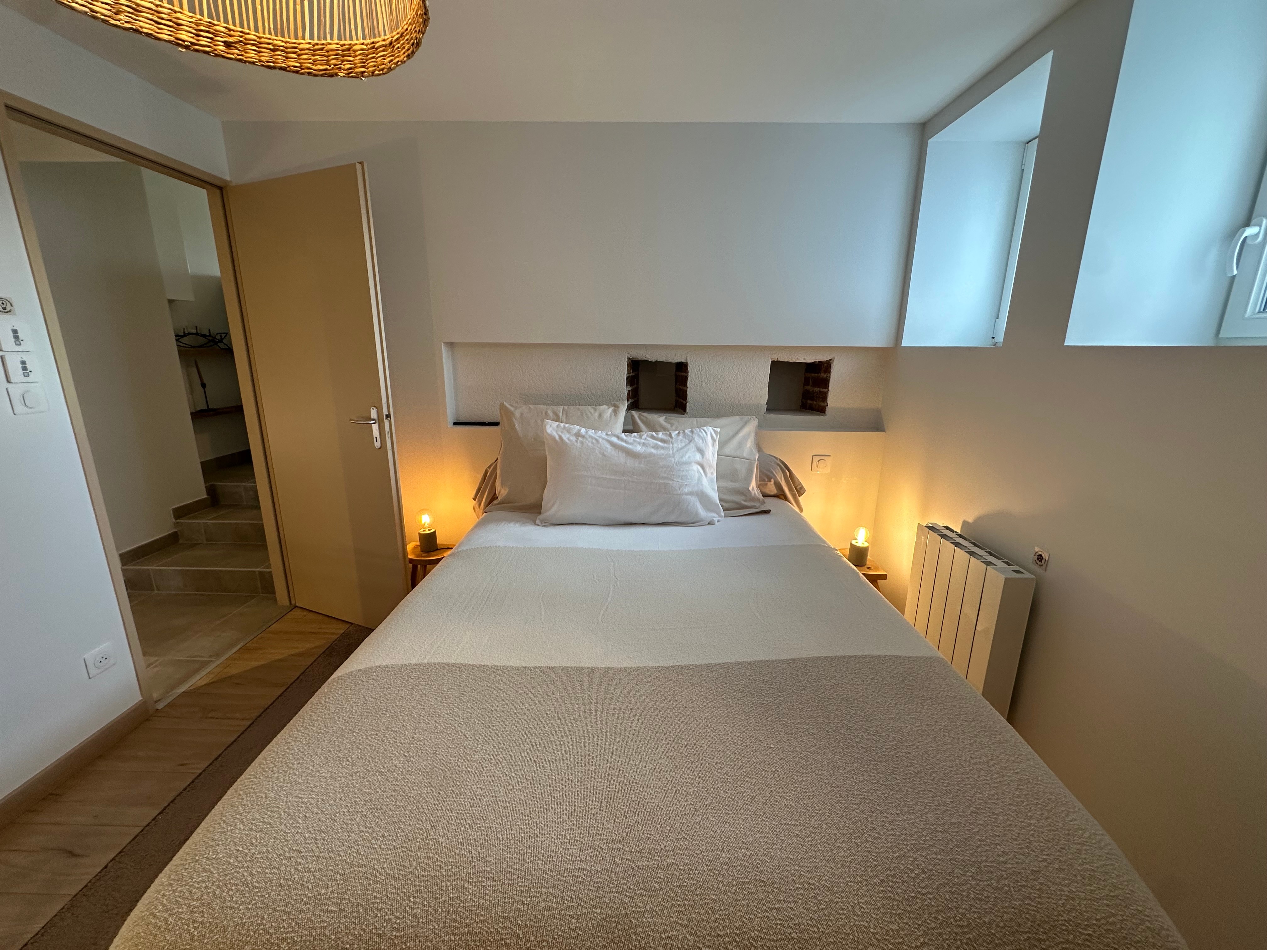 Le Logis de Ecuries, Renaison : la 1e chambre