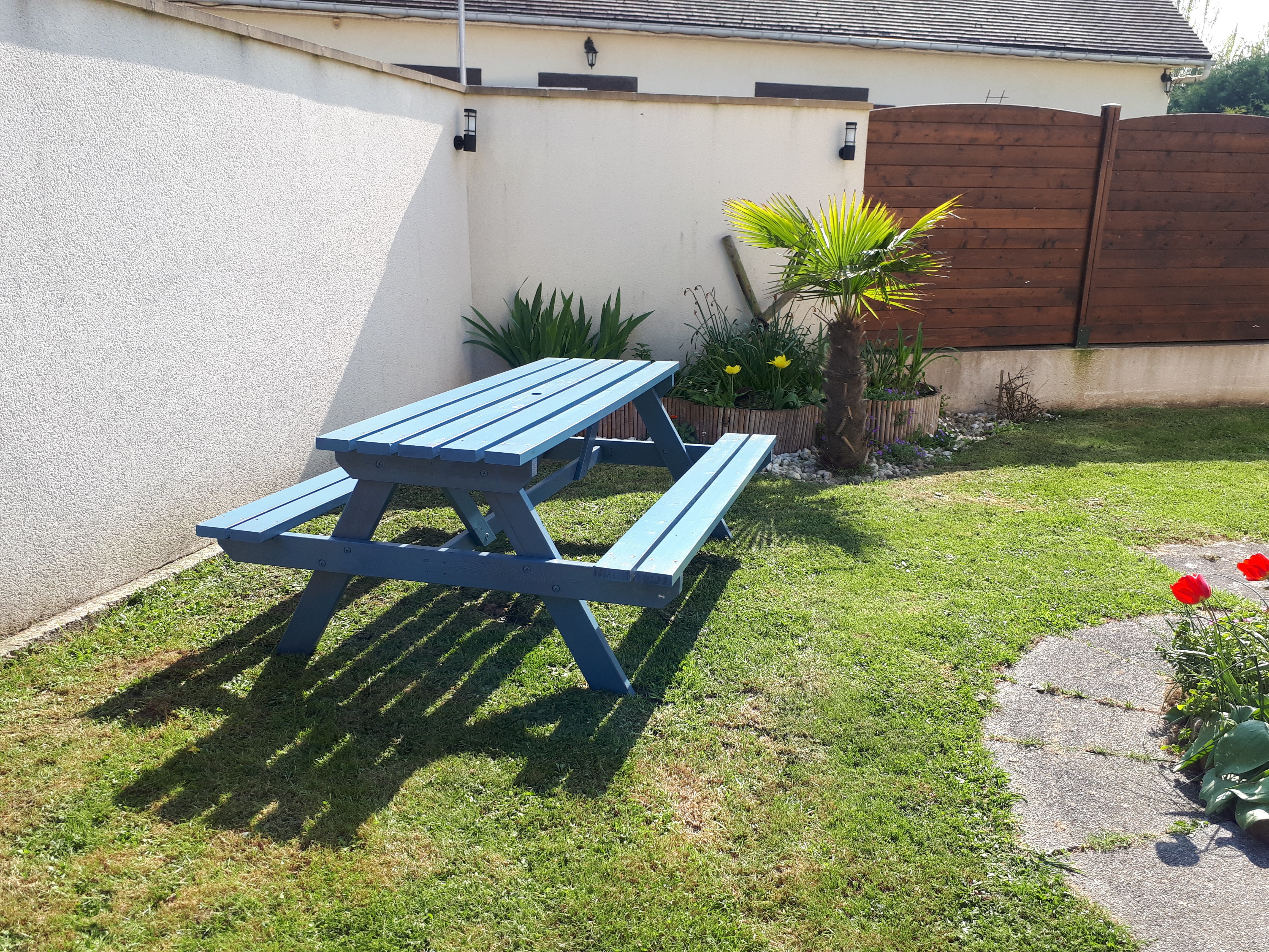 Dining area - South