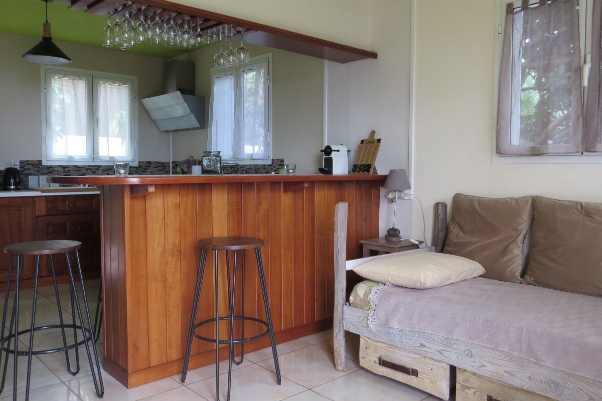 Le salon et la cuisine