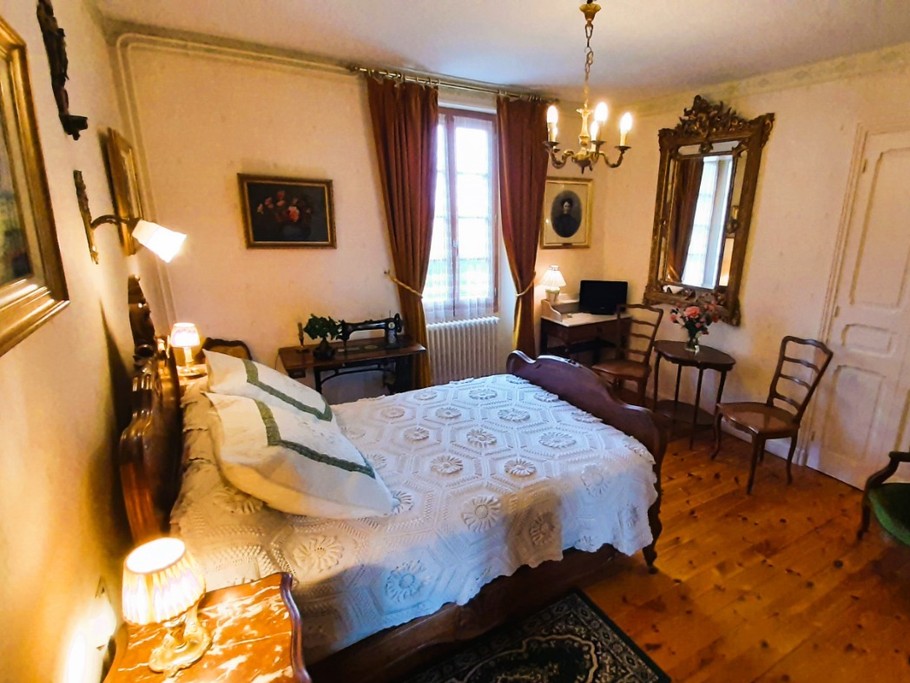 Etage 1 : Ch. 2 : 1 lit 2 pers. en 140x190 cm