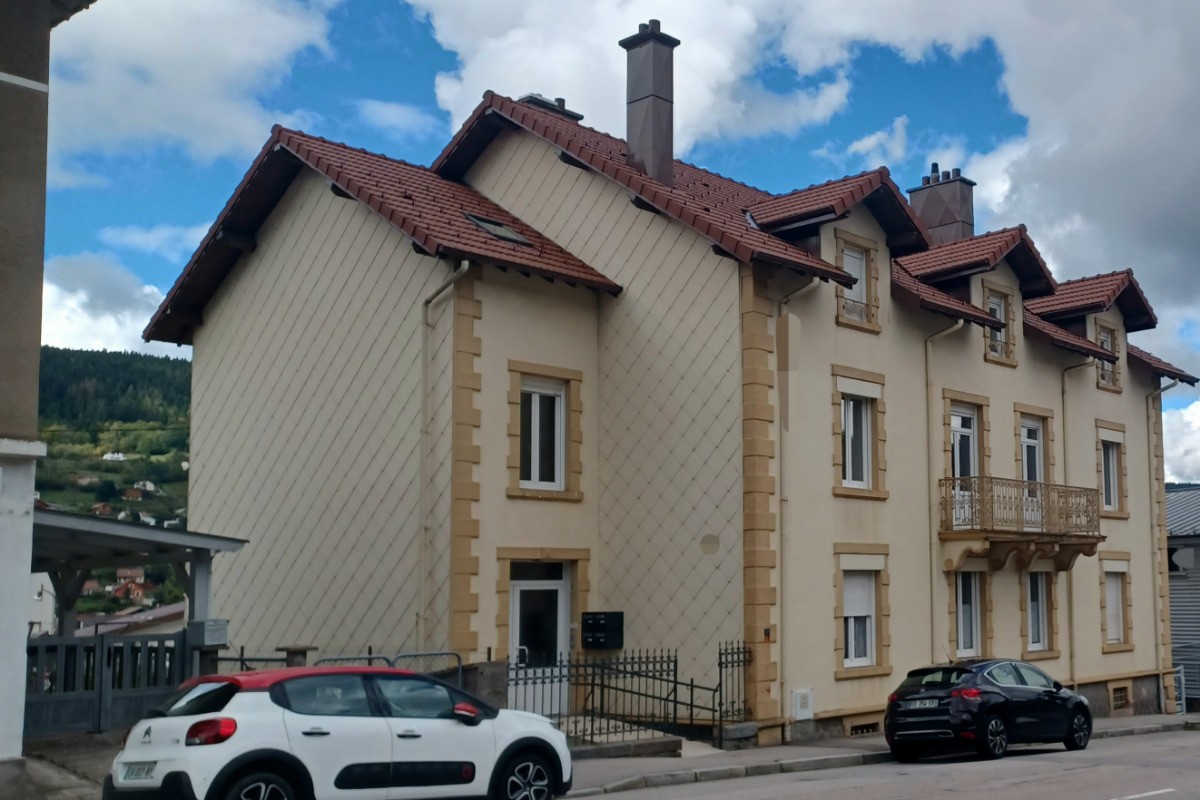 Bâtisse vue de la rue - Gite Millésime Gérardmer