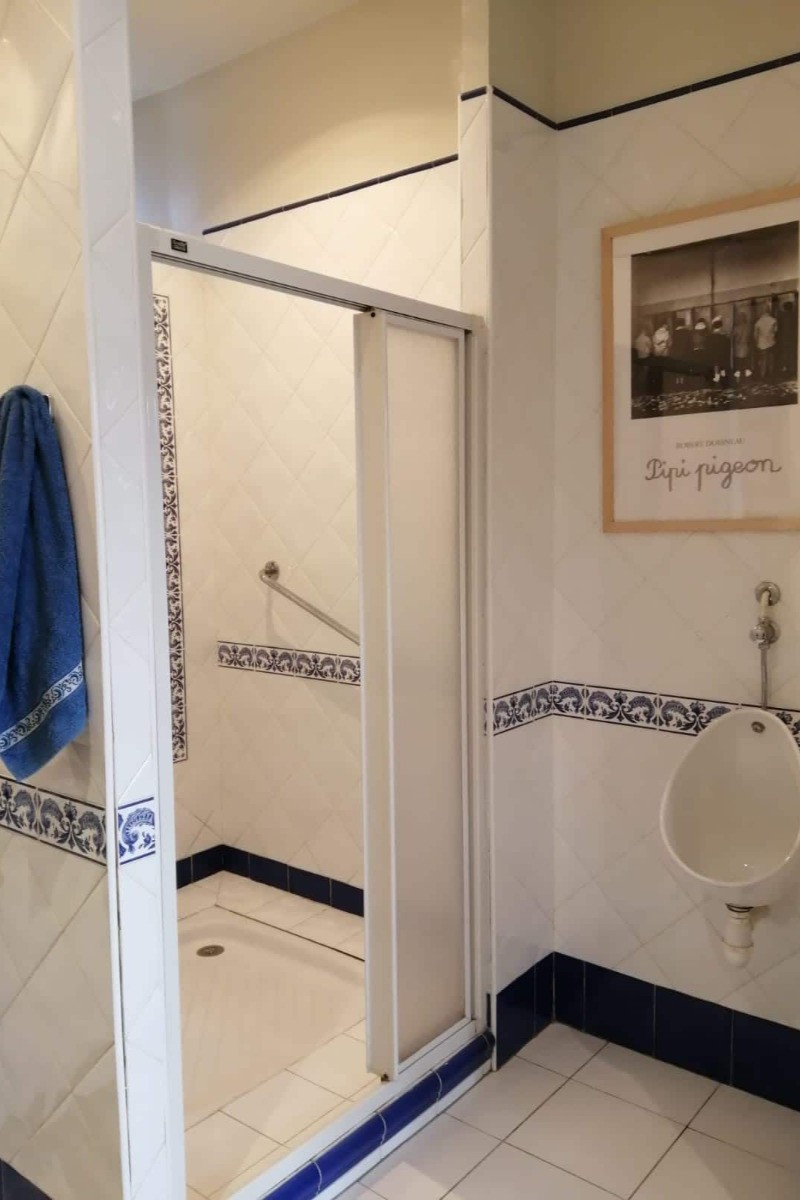 Grande douche - Sabaillan - Suite Templière 4* - piscine, sauna & vue Pyrénées, dans le Gers - Sabaillan - Suite Templière 4* - piscine, sauna & vue Pyrénées, dans le Gers