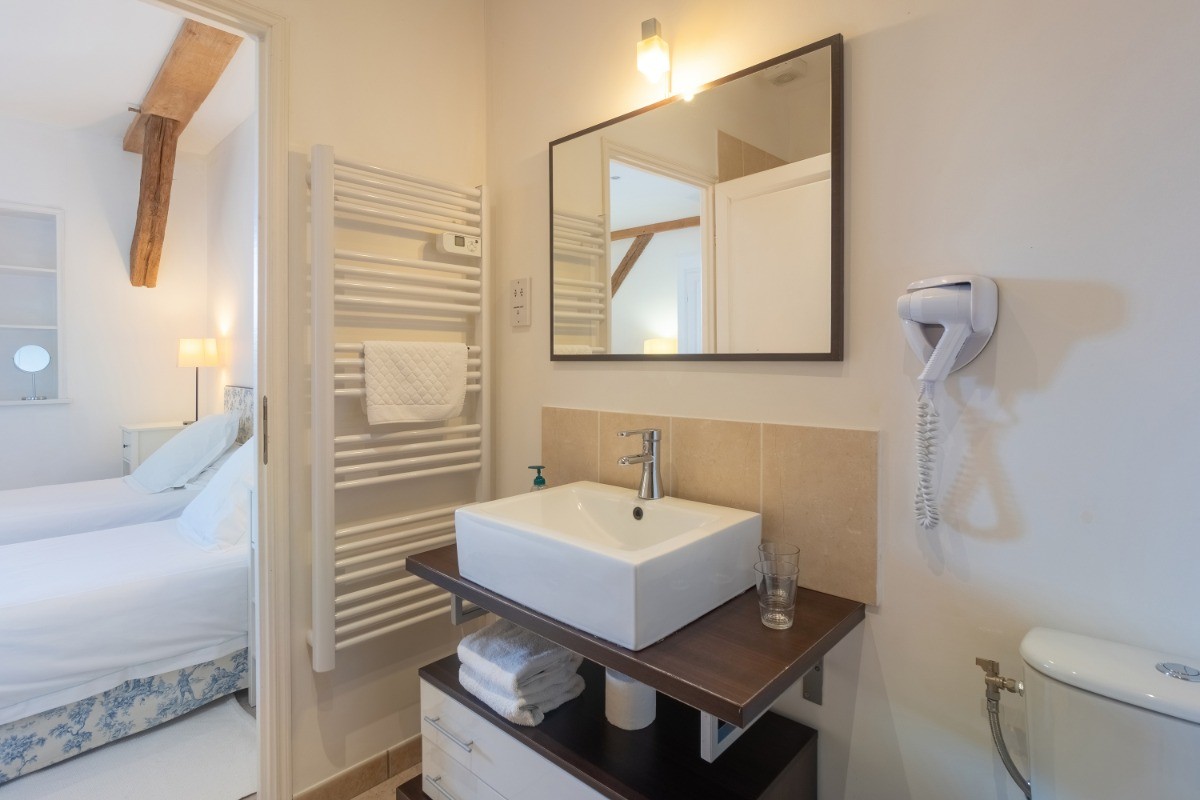 Salle de bains inter communicante Chambre N°2