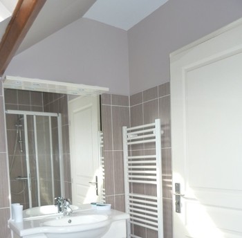 salle de douche et WC (étage)