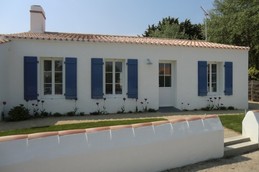 Façade nord, côté rue