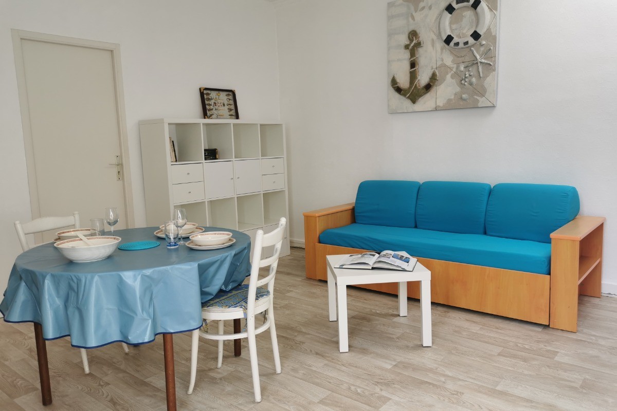Coin salon avec 1 couchage