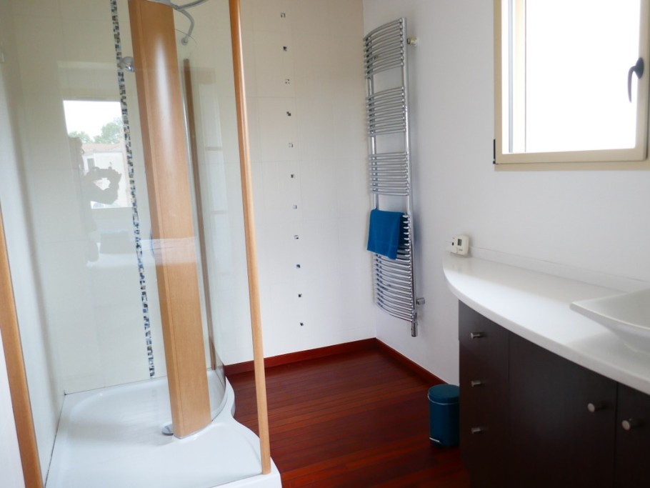 Salle d'eau chambre 2