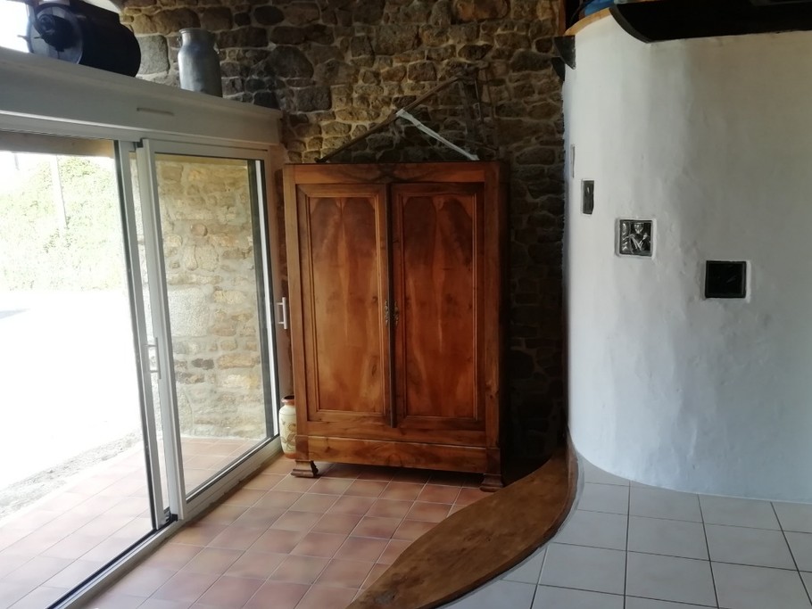 la baie vitrée de la cuisine