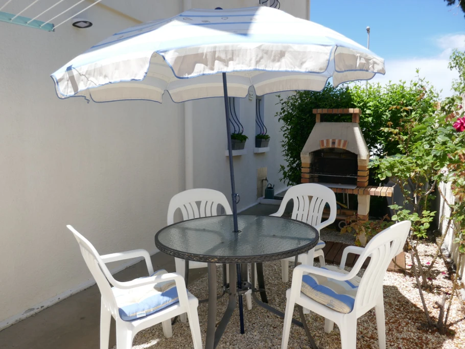 2e terrasse avec barbecue