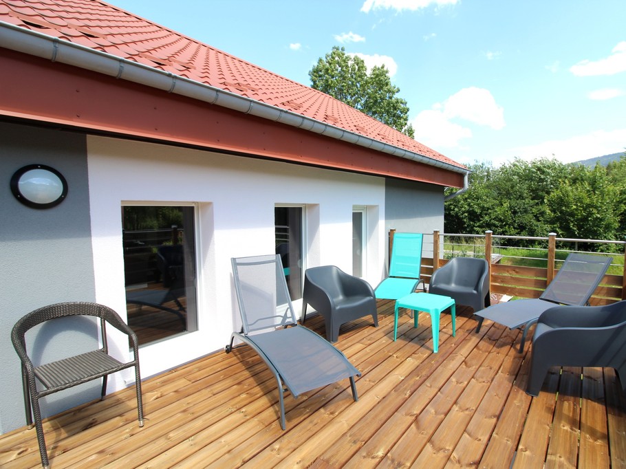Terrasse - Gîte Le Hangar 67 à Saulxures-sur-Moselotte – Location atypique proche lac
