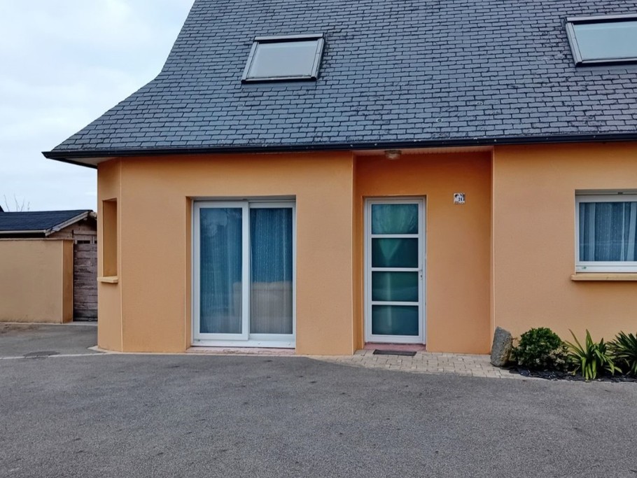 Arrière de la maison côté entrée