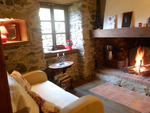 Vous vous sentirez bien devant la cheminée