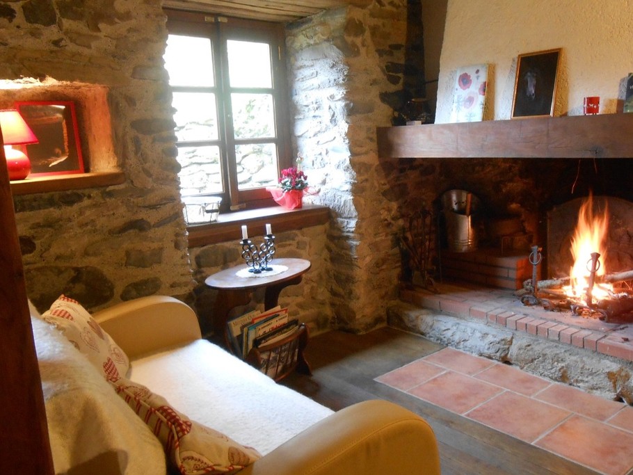 Vous vous sentirez bien devant la cheminée