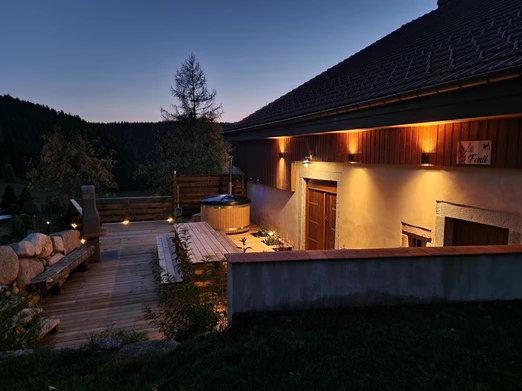 Gîte de groupe Fenil-Logis, ferme entièrement rénovée - Gîtes Digitale