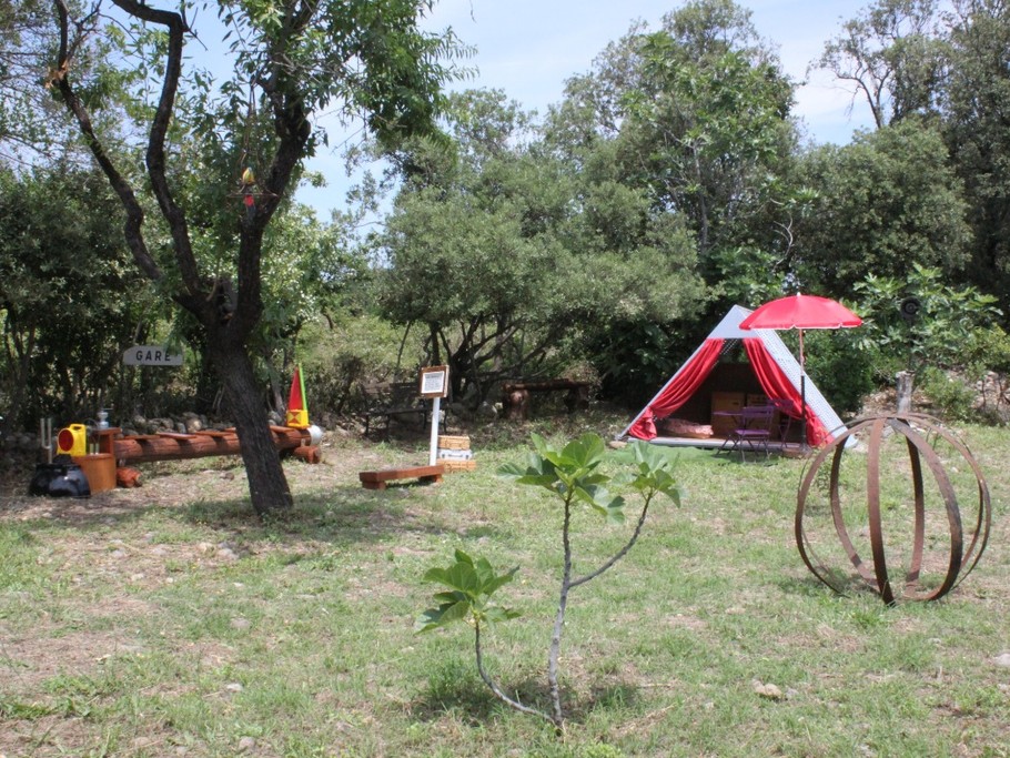 Un train, une cabane ...