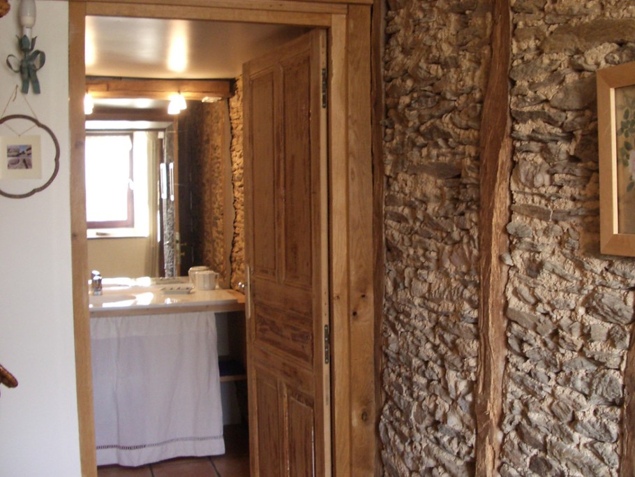 Couloir rez de chaussée et salle d'eau