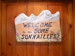 L'entrée, du Dôme des Sonnailles