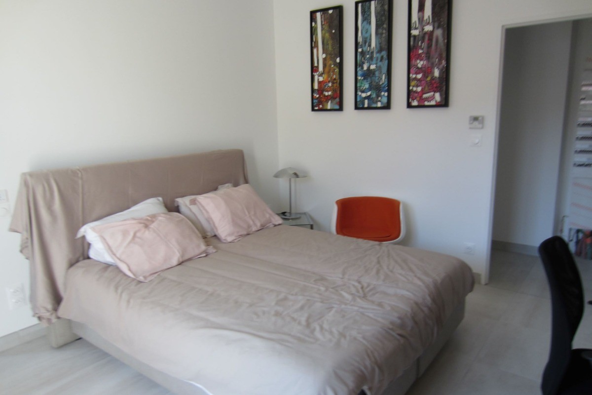 La chambre CUJI Arvert avec son bureau
