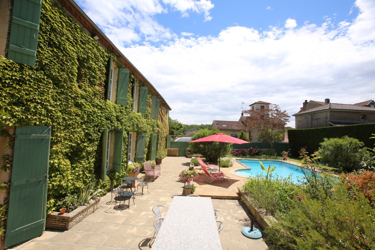 Façade côté piscine