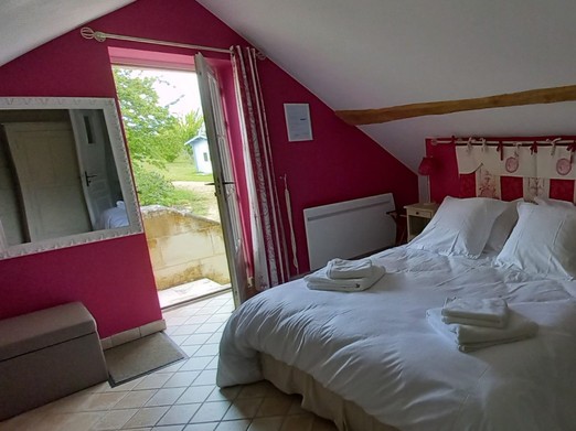 Chambre Colibri pour 2 personnes sur le site Les Laurielles, près de Saumur et des châteaux de La Loire