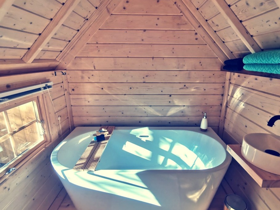 Salle de bain privative kota « le repère du kontio »  Chambres d’hôtes Juste par hasard - St Michel Chef Chef