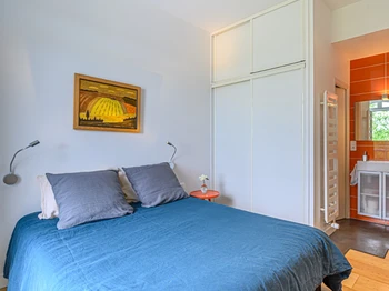 Etage: Chambre Drennec avec lit 160 et salle d'eau communicante