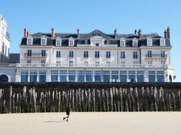 Façade immeuble, vue de la plage du sillon
